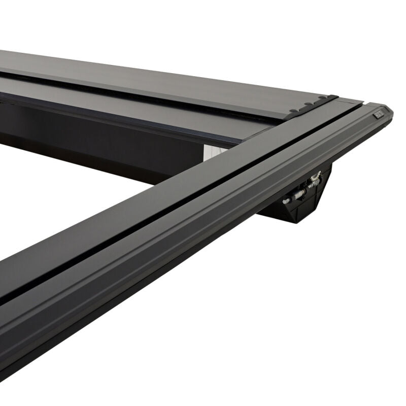 Westin 19-26 Ram 1500 (New Body)(Excl. RamBox) 5ft 7in Bed Manual Retractable Tonneau Cover - Black