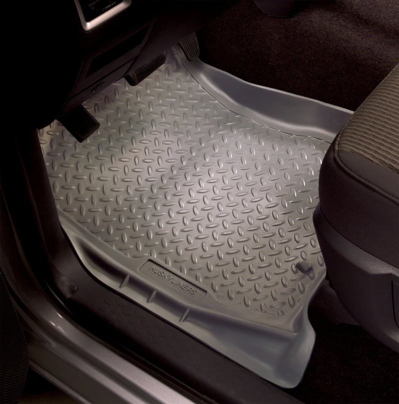 Husky Liners 98-04 Dodge Dakota (00-04 incl. Quad Cab) Classic Style Black Floor Liners