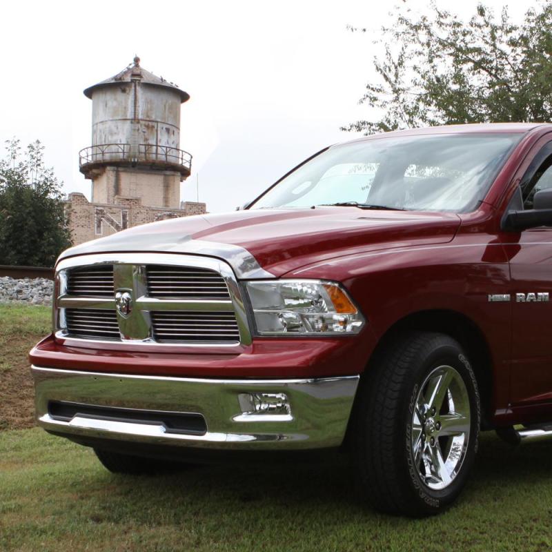 AVS 99-07 GMC Sierra 1500 Aeroskin Low Profile Hood Shield - Chrome